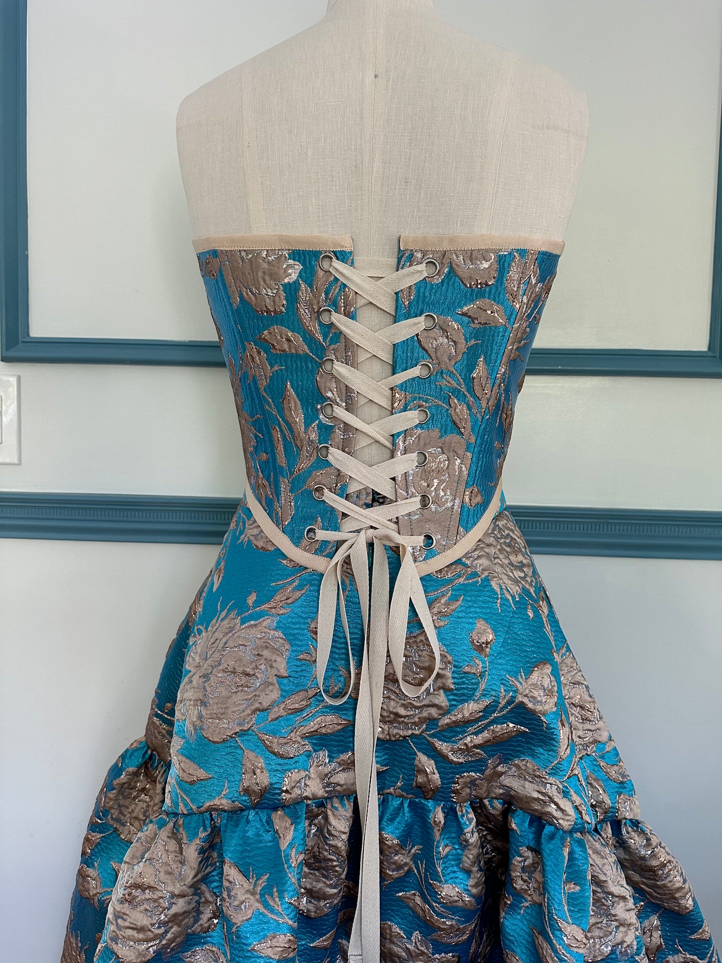 DONNA Corset in Royal French Brocade with Floral Pattern